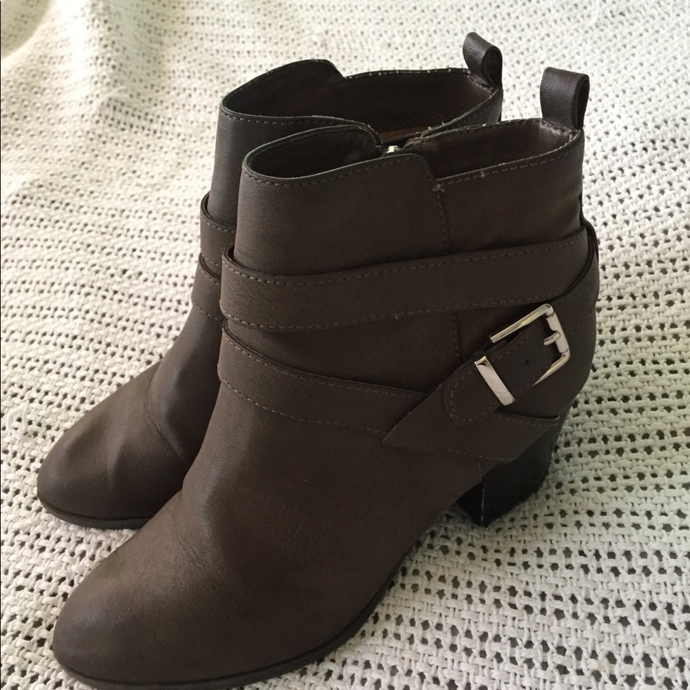 Express Booties - Picture 3 of 8